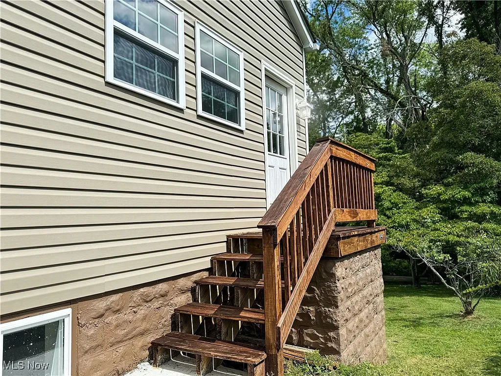 Deck and porch construction by American Remodeling and Construction in Weirton WV